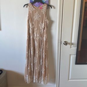 Betsy Johnson size 6 Midi Dress w/Floral Lace